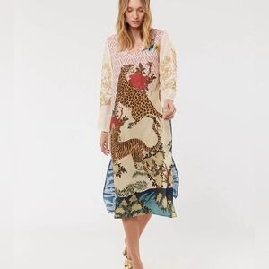 Me369 Violet V-Neck Oriental T-Dress